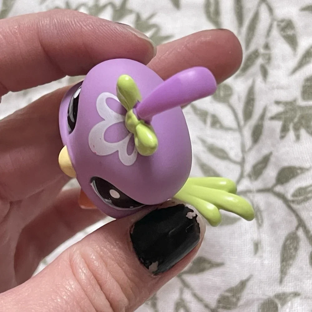 Littlest Pet Shop Bird Hasbro Quail Purple #‎ 2639 with blue eyes LPS Bird